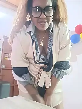 ELLA_KELLY webcam