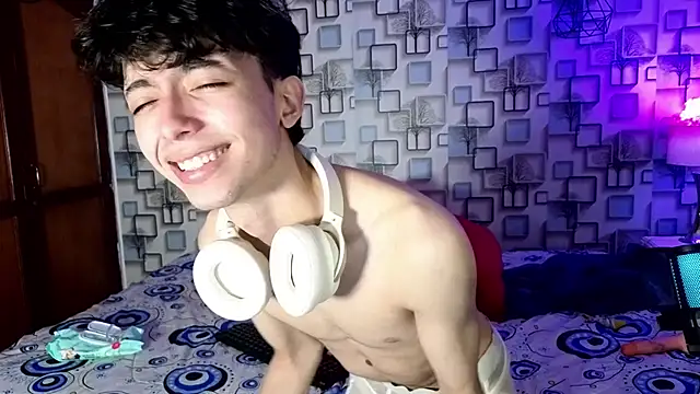 twink_sebas7 (M twink) - Footjob with dildo + Oil body slim show