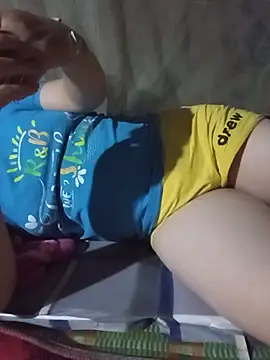 Watch tuyet-nhi live on EroticFlix - High definition streams