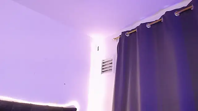 Nicol_Love0 webcam
