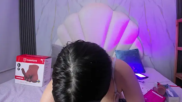 Emily_Frostt webcam