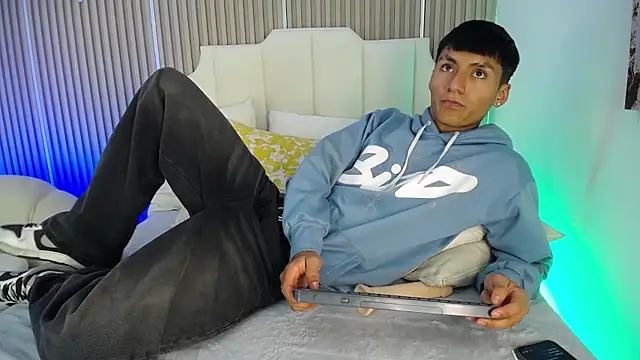 AdrianStark_ webcam
