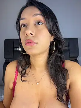 PilarJones_ webcam