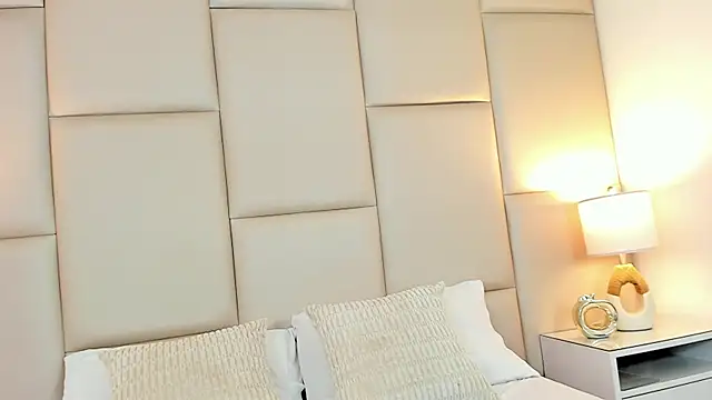 AntoniaRoss_ webcam