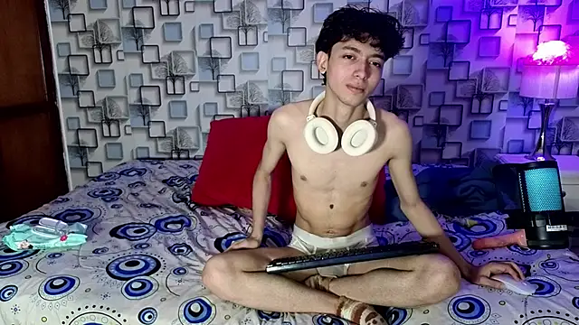 Twink_Sebas7 live sex cam