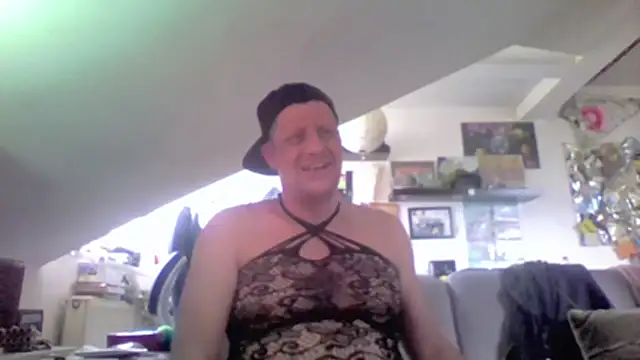 Bigthroaterboy webcam