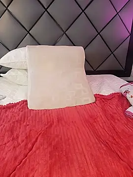 ELLA_KELLY webcam