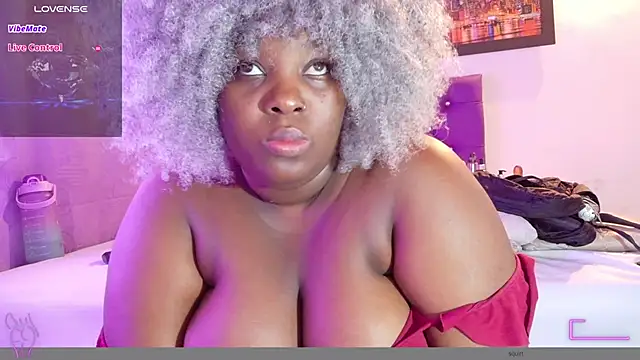 ebony_NeighborMoans webcam