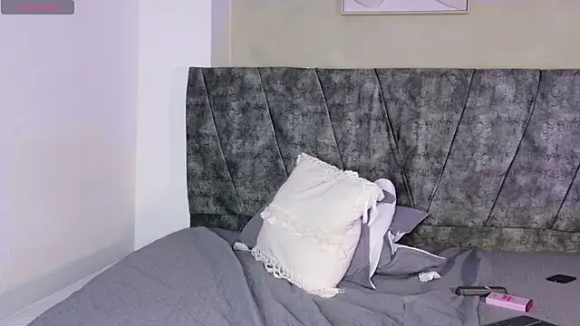 MadisonCollinss_ webcam