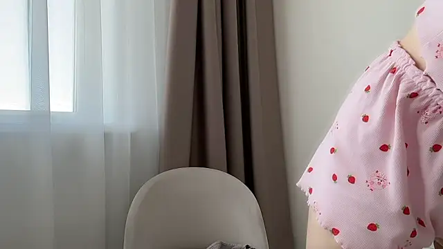 ShySchoolGirl webcam