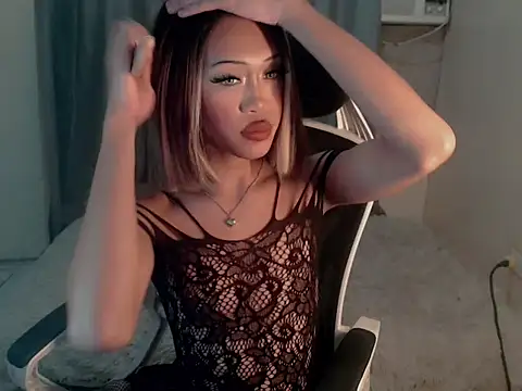 urcurlydiva (T teen) - WANNA CUM AND HAVE SOME FUN?