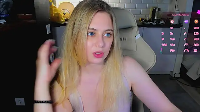 blonde_kellyy webcam