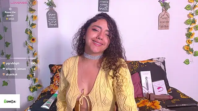emiily_curly webcam