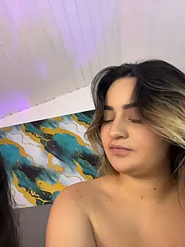 Antonella_Juliet... Live Webcam on Stripchat