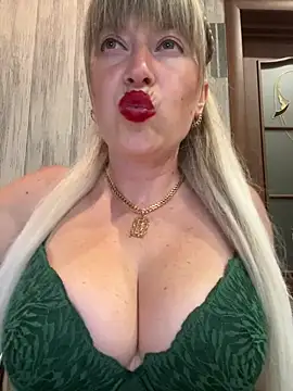 Watch Kittenforyou live on EroticFlix - High definition streams