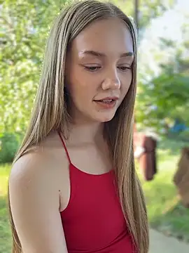 Watch MilaMoone live on EroticFlix - High definition streams