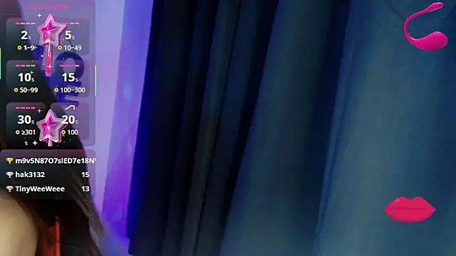 naomifire_ webcam