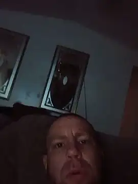 Clarkodile95 webcam