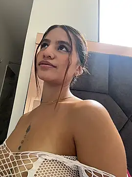 Watch ViankaRose live on EroticFlix - High definition streams