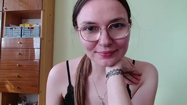 LooveELLYx webcam