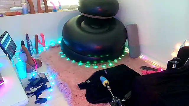 Watch Dirty_Secrettt live on EroticFlix - High definition streams
