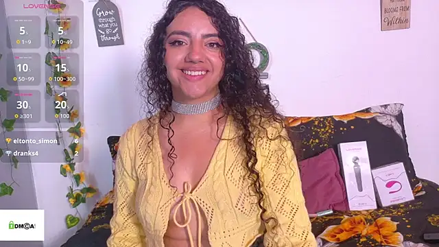 Watch emiily_curly live on EroticFlix - High definition streams