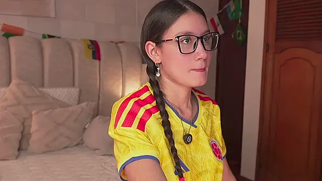 Watch Alanna-Rosse live on EroticFlix - High definition streams