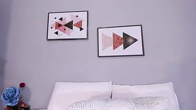 Watch PauleteW10 live on EroticFlix - High definition streams
