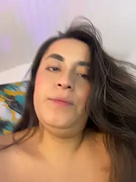 Antonella_Julieta live cam on StripChat