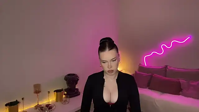 mistress_of_hearts webcam