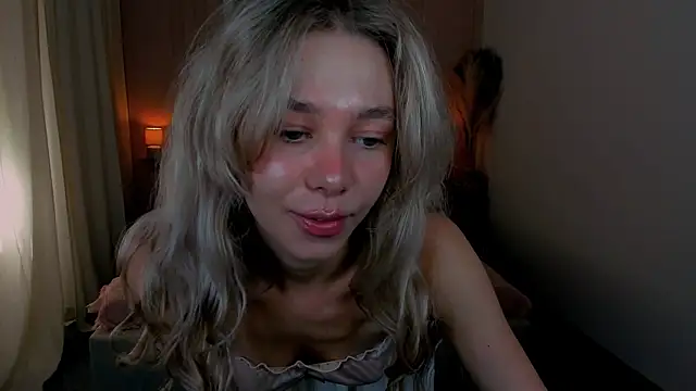 Watch LuluAlis live on EroticFlix - High definition streams