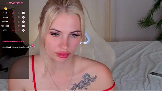 BlushingAngelita webcam