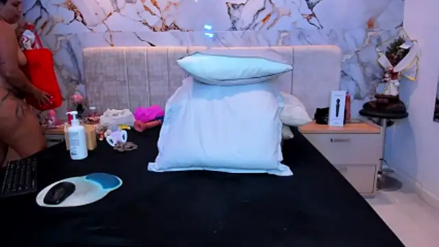 kiana_cream webcam