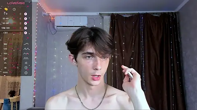 Aaron_Boom webcam