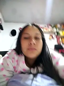 esmeralda_jadees's live room