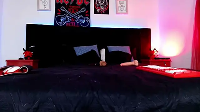 Watch Alisse_Moore live on EroticFlix - High definition streams