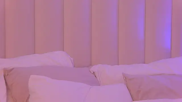 Watch ArianaMell live on EroticFlix - High definition streams