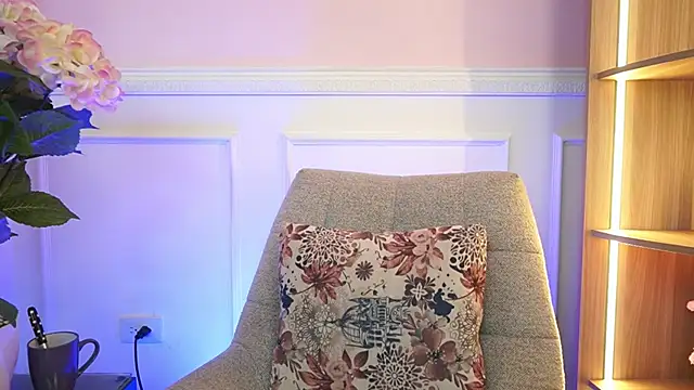 Watch BillieBrownn live on EroticFlix - High definition streams
