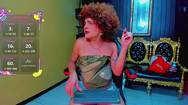 Sharlotte_Jones webcam