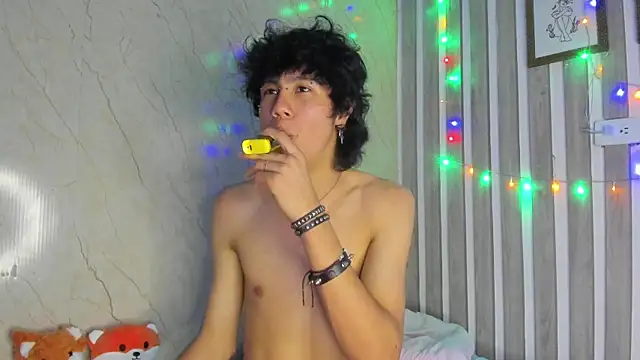 sckrapper (M twink) - First cummm (〃´～｀〃)♡~