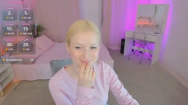 Laly_Peach webcam