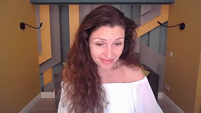 EllaLong webcam