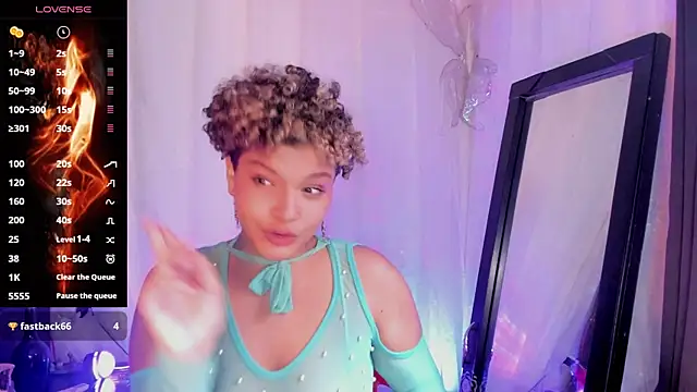 chloe_kisses webcam