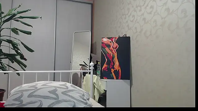 Watch ShyEvaa live on EroticFlix - High definition streams