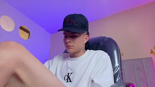 Nascary_Fox webcam
