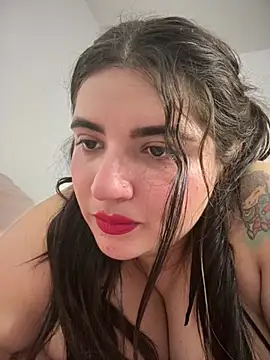 horny_roomiess webcam