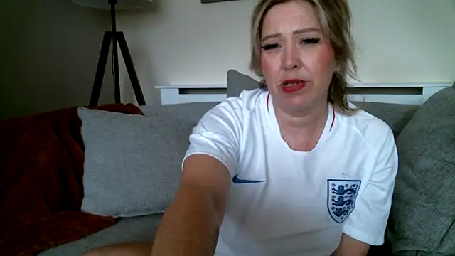 MissHoneyPenny webcam