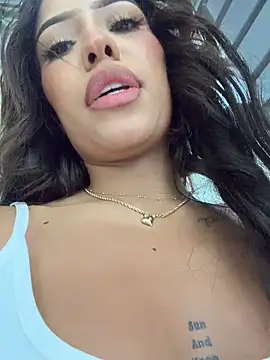 MystiqueXXX webcam