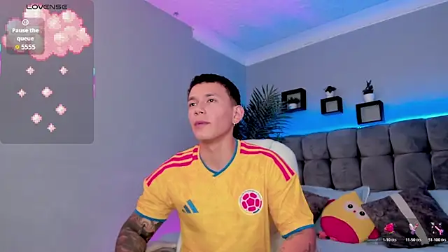 thomas_moon - Thomas_moon's free webcam - UK Sex Cams