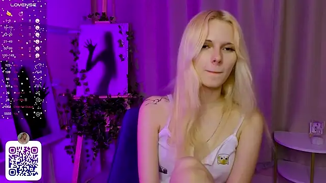 JuanaSumma webcam